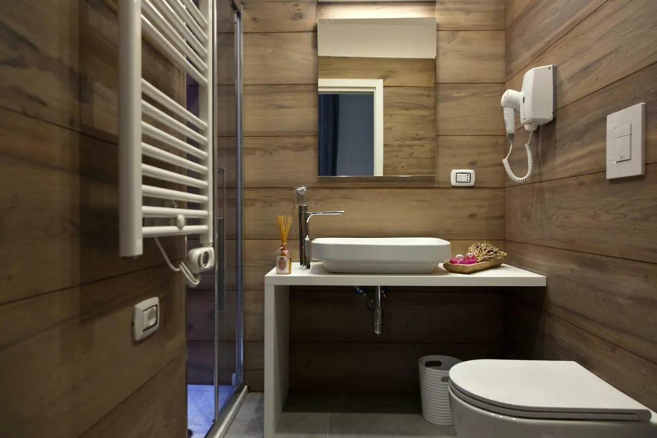 Domus Schilizzi Hotel Naples 2*,