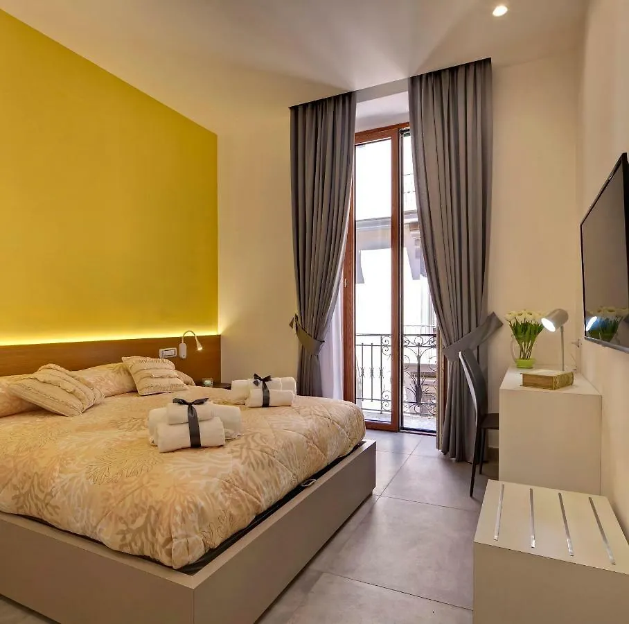 Domus Schilizzi Hotel Nápoles