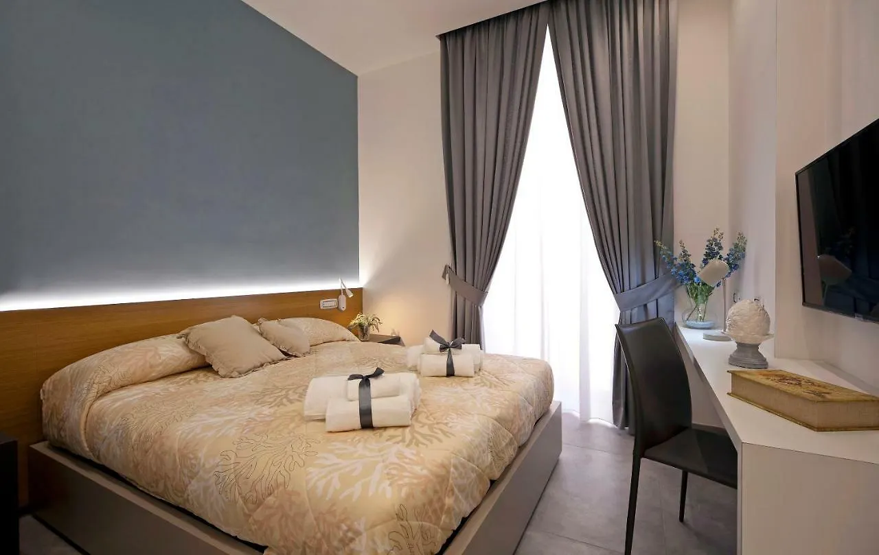 Domus Schilizzi Hotel Nápoles 2*,